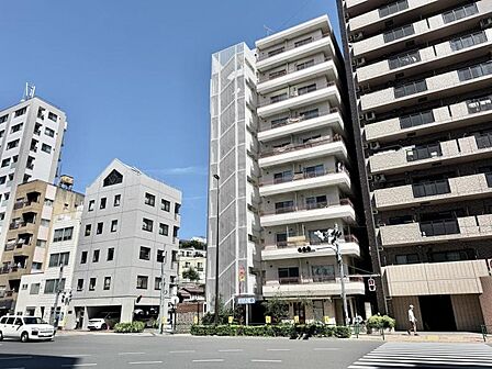 【外観】重厚感のある佇まいが魅力です。