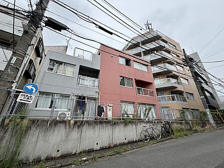 【外観】重厚感のある佇まいが魅力です。