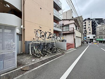 【駐輪場】　広く停めやすい駐輪場