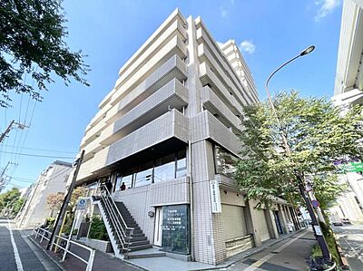 外観：【外観】重厚感のある佇まいが魅力です。