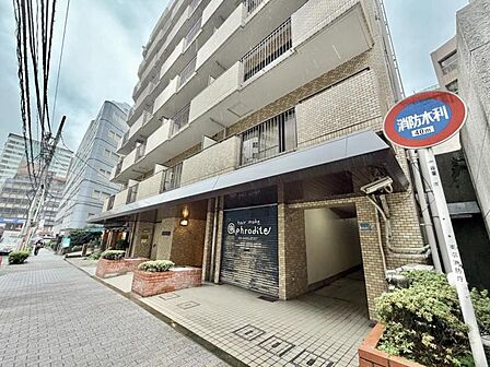 【エントランス】住まう方を優しく迎える空間。