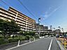 外観：【外観】大規模レジデンスならではの開放感。全方位に配慮された意匠美。
