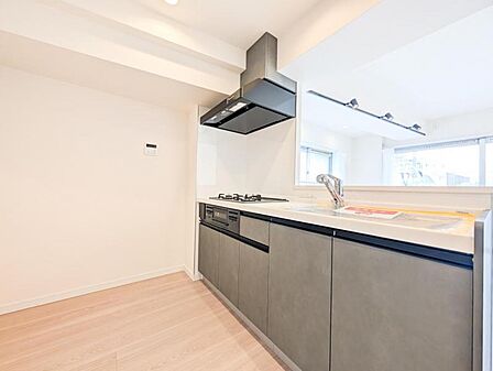 【キッチン】 料理を楽しむキッチンスペース。使いやすさと心地よい暮らしを追及し、愛着を持って使い続けられる空間へ。