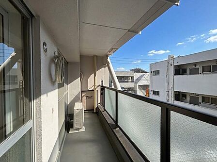 【バルコ二ー】開放感のあるバルコニーで、毎日の暮らしにゆとりをプラス。