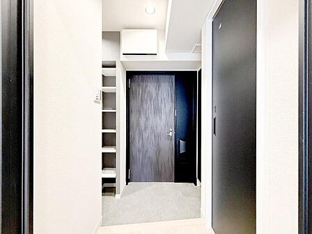 【収納】使い勝手の良い収納が豊富で、物が多くてもスッキリ片付けられます。