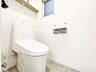トイレ：【トイレ】清潔感のあるシンプルで使いやすいトイレです。