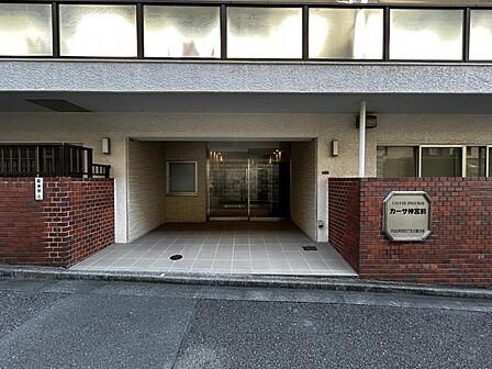 【エントランス】清潔感のある綺麗なエントランスです。
