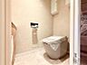 トイレ：【トイレ】　新規のフルリノベーションでトイレも新しく生まれ変わりました