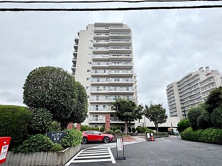 【外観】 大規模レジデンスならではの開放感。全方位に配慮された意匠美。