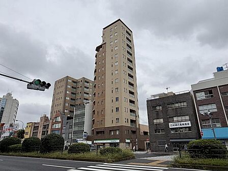 【外観】重厚感のある佇まいが魅力です。