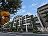 外観：【外観】何年経っても古びない。時代を超えて愛される、スタンダードな美。