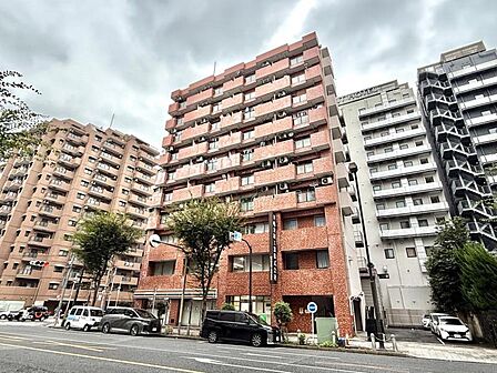 【外観】 清潔感のあるシンプルな外観が魅力的な物件です。