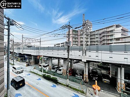 【眺望】 同じ風景が毎日365日、まったく違う顔を見せてくれる。爽快な風も毎日やさしく頬をなでてくれます。