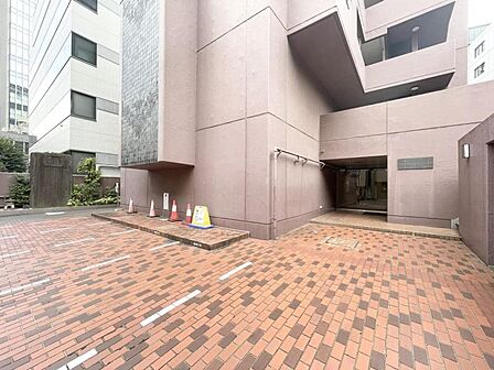 【外観】帰宅時には、どこか、ほっとする。そんな素敵なマンション