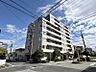 外観：【外観】月日が経つほどに味わいを増す、美しく堂々とした外観デザイン。家族の歴史と未来をあたたかく見守り続ける誇りの住まい。