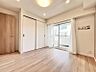 室内：【洋室：5帖】使い方に柔軟性があり、個室としても趣味の部屋としても利用可能です。