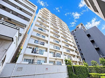 【外観】清潔感のあるシンプルな外観が魅力的な物件です。