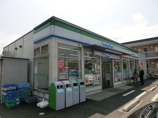 画像28:ファミリーマート 360m