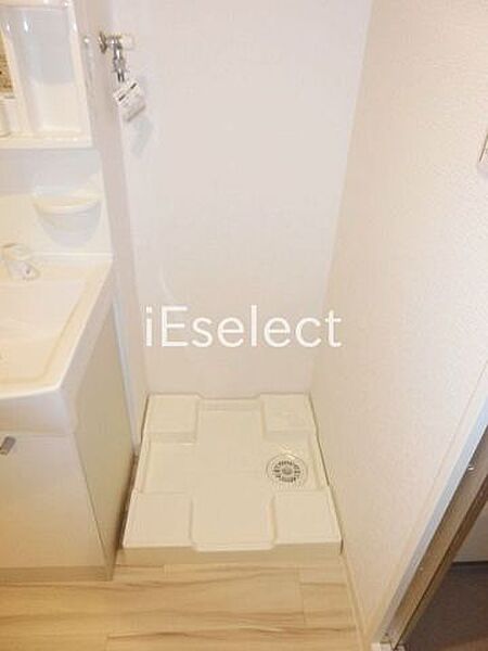 画像16:室内洗濯機置場です