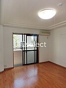 広々9．3帖のお部屋です。
