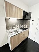 2口システムキッチン付き。調理スペースあって料理も楽々♪