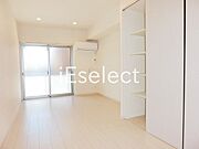 広々8.1帖の洋室です