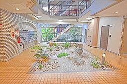 12 / 18