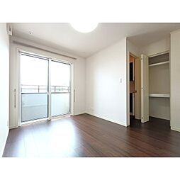 ラッキーリバー 1階1LDKのリビング/ダイニング