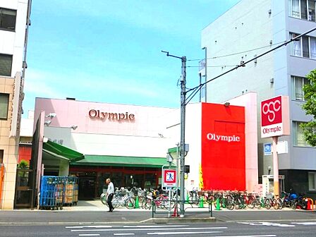 日用品はもちろん、様々な売場に拡充されてさらに便利になってます。近隣には一度になんでも揃う店が少ないため、近場にある大型ホームセンターとして重宝されてます♪