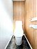 トイレ：【リフォーム後】トイレはリクシル製の温水洗浄便座トイレに新品交換しました。直接お肌に触れる部分なので、新品だと嬉しいですね。便座は温度調整ができるので、寒い冬場でも安心して利用できます。