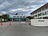 周辺：【周辺環境】鶴野小学校まで徒歩17分（約1300ｍ）通学路が一本道なので、迷う心配がないですね。