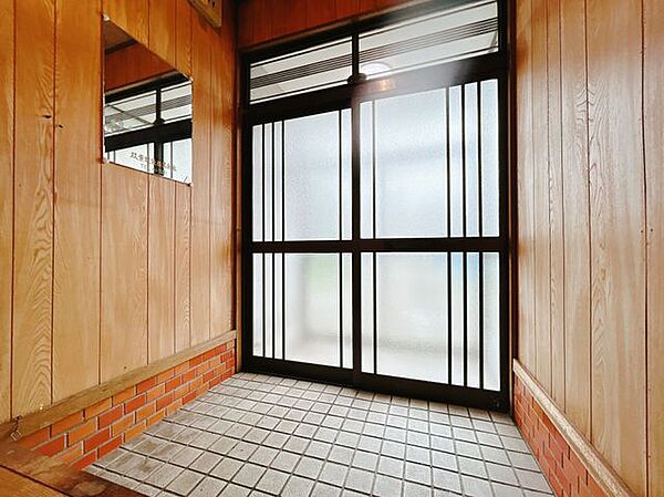 玄関を拡大表示