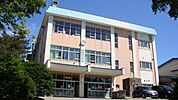 上湯川小学校まで約0.8km（徒歩約10分） 800m
