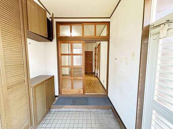 玄関を拡大表示