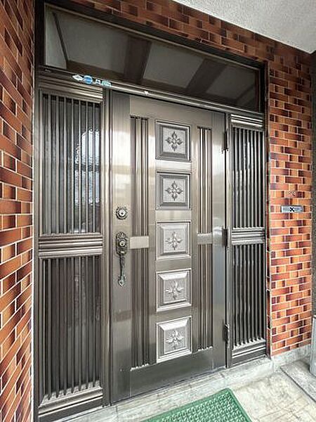 玄関を拡大表示
