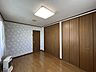 洋室：【リフォーム中】2階6.75洋室の別角度です。各部屋にエアコンコンセントの配線を行います。