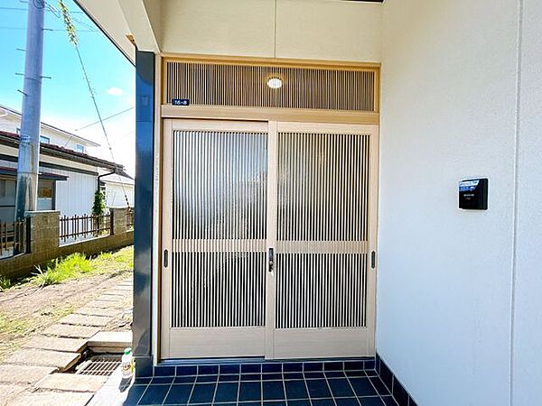 玄関を拡大表示