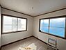 室内：【リフォーム中】別角度からの2階西側約4.5帖洋室です。照明は新品に交換する予定です。