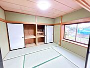 【リフォーム後】2階和室6帖です。畳の表替えを行いました。