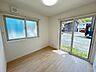 室内：【リフォーム済】1階洋室です。こちらのお部屋は丁寧にクリーニングを行いました。