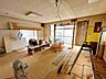 リビング/ダイニング：【リフォーム中】LDKです。床をフローリング張り、壁・天井はクロスを張り替える予定です。