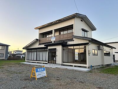 外観：【リフォーム済】価格には消費税を含みます。自社物件につき随時ご案内可能。内覧希望の方はお電話ください。