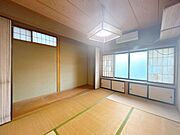 【リフォーム中】約19帖LDKのキッチン側です。床はフローリング張替え、天井・壁はクロス張替え工事を実施します。対面キッチンを新設予定です。