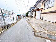 【前面道路】前面道路は公道になっているので冬期間中は除雪が入ります。