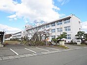 寒河江市立陵西中学校 徒歩30分。 2370m