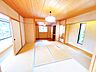 寝室：【リフォーム中／2階8帖和室】壁天井クロス貼り替え、畳表替え、障子、襖貼り替えを行います。