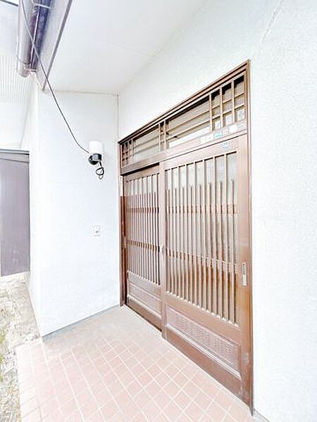 玄関を拡大表示