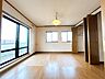 寝室：【10/16まで現況販売】2階8帖洋室です。収納は2か所ございます。主寝室にいかがでしょうか。