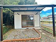 【リフォーム完了】物置になります。庇も付いていますので自転車置き場や物干しスペースとしてもご利用できます。