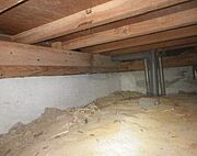 中古住宅の3大リスクである、雨漏り、主要構造部分の欠陥や腐食、給排水管の漏水や故障を2年間保証します。その前提で床下まで確認の上でリフォームし、シロアリの被害調査と防除工事もおこないます。
